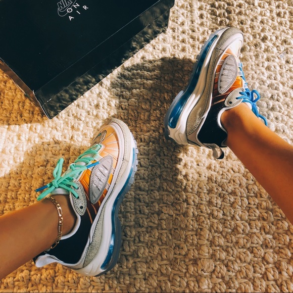 Air max 98 NYC, London, Soeul, Paris, Toyko( Rare) - Picture 4 of 8